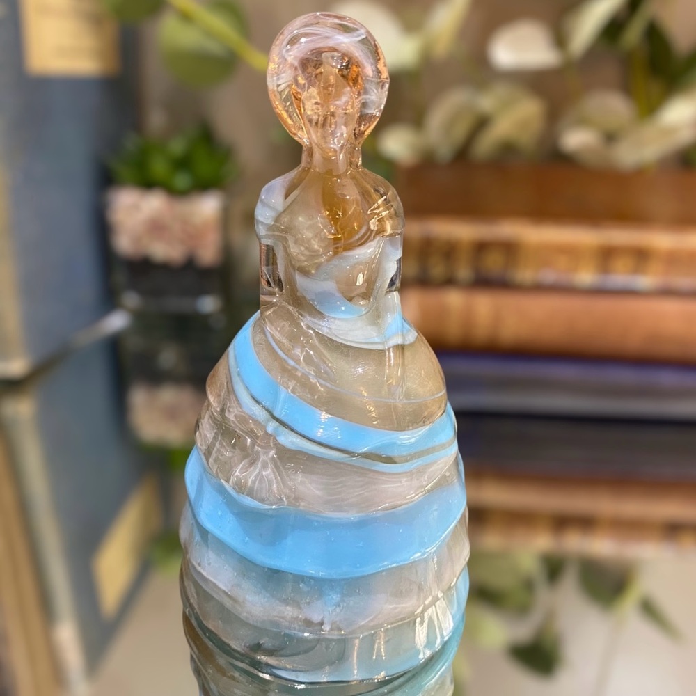 Vintage Summit Art Melanie Slag Glass Figurine Blue Tan Southern Belle Bonnet - Picture 10 of 10